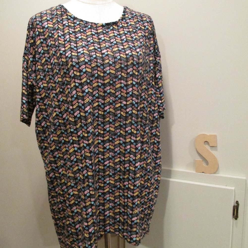 NWT LuLaRoe Irma tunic, S